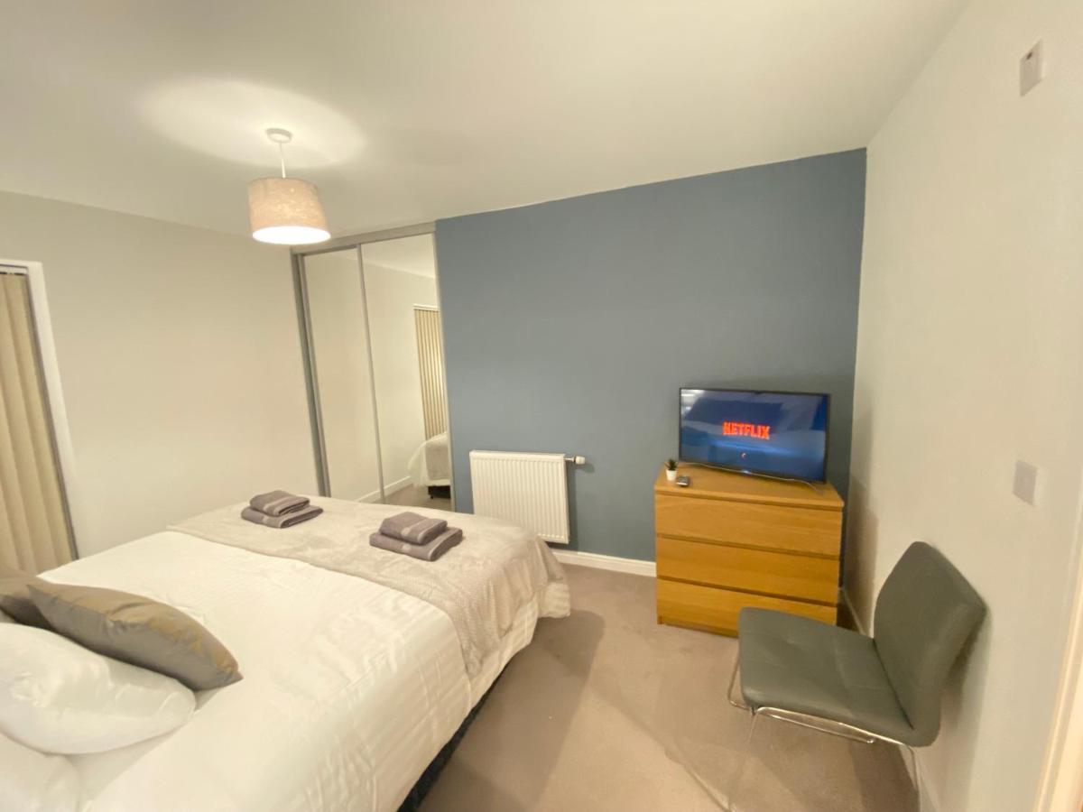 3 Bedrooms Double Or Single Beds, 2 Parking Spaces! Wifi & Smart Tv'S, Balcony Portsmouth Dış mekan fotoğraf